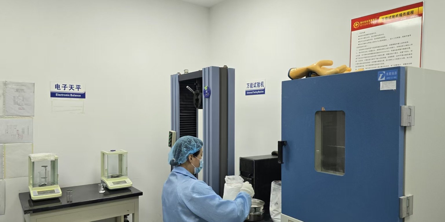 Materials testing equipment and operator